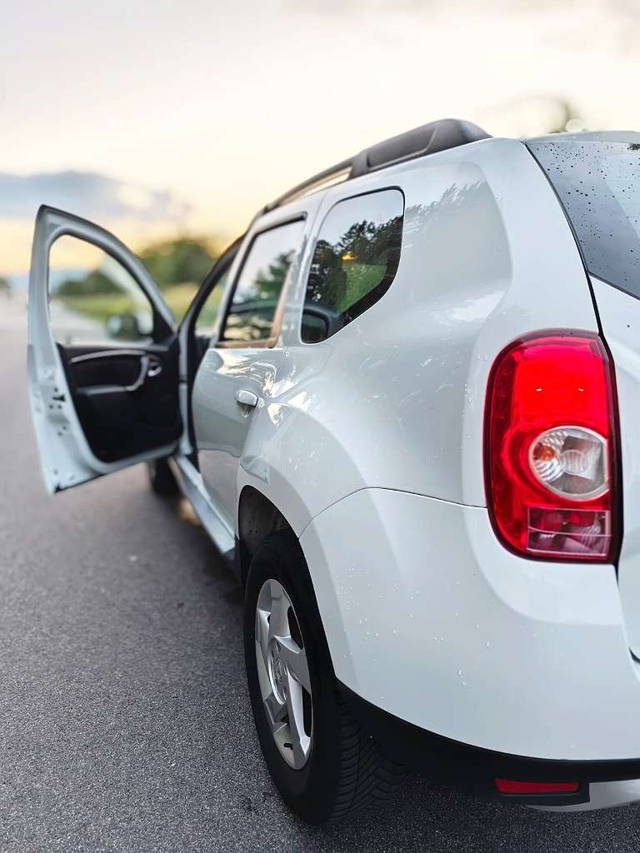 Dacia Duster Laurèate dCi 110, Vollederausstattung, 4WD, gepflgter Zustand SUV / Geländewagen
