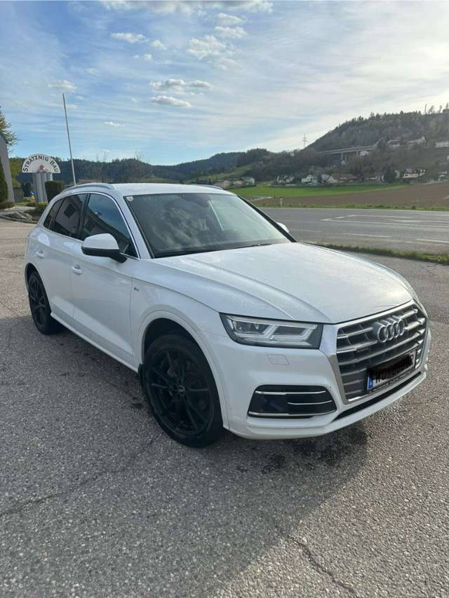 Audi Q5 2.0Tdi Quattro SLINE Standheizung SUV / Geländewagen