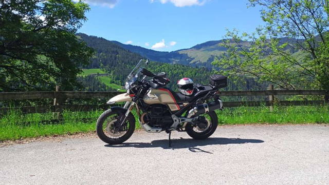 Moto Guzzi V85 TT Travel Enduro
