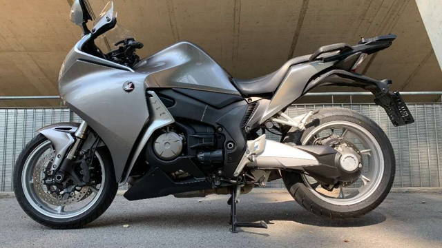 Honda VFR 1200 F, DCT Tourer