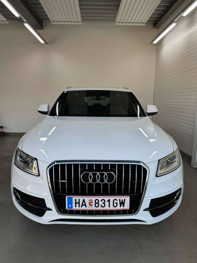 Audi Q5 Quattro Sport SUV / Geländewagen
