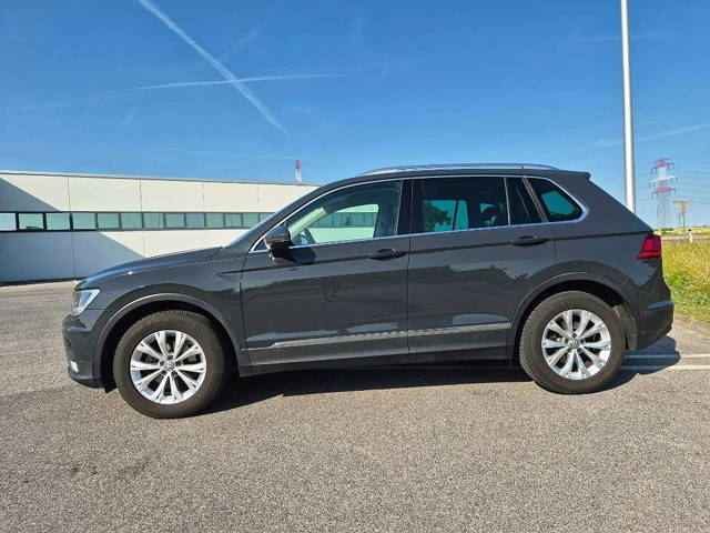 VW Tiguan 1,4 TSI Comfortline (gepflegt, mit umfangreicher Ausstattung, Uranograu) SUV / Gelä...