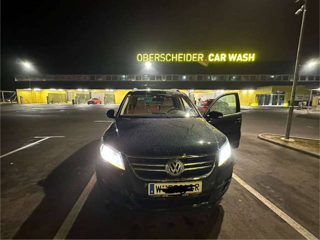 VW Tiguan 2,0 TDI 4Motion *VOLLAUSSTATTUNG* SUV / Geländewagen