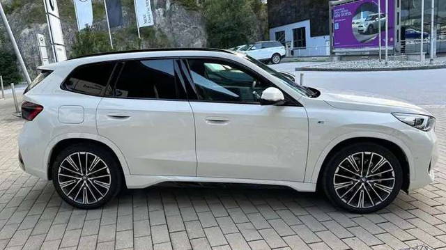 BMW iX1 xDrive30 M-Sport 64,7kWh SUV / Geländewagen