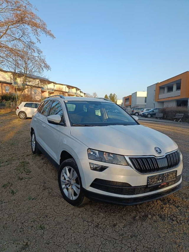 Skoda Karoq 1.0 TSI SUV / Geländewagen