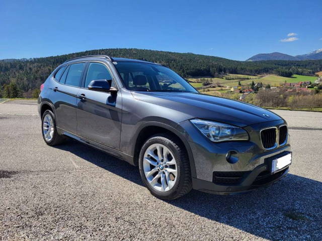 BMW X1 xDrive 18d Sportpaket Automat 8 Gang SUV / Geländewagen