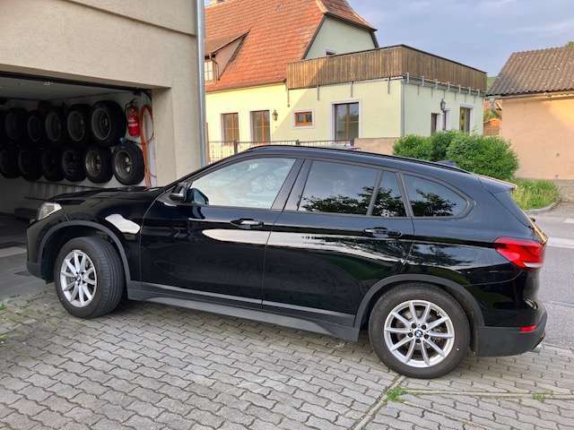BMW X1 sDrive Automatic, 116 PS, Diesel, NAVI, Temp., HUD, unfallfrei, top Zustand SUV / Gelä...