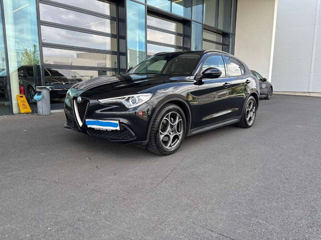 Alfa Romeo Stelvio Super 2,0 ATX AWD SUV / Geländewagen