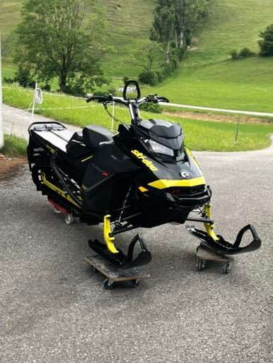 Bombardier Summit Skidoo Summit x 850 Schneemobil