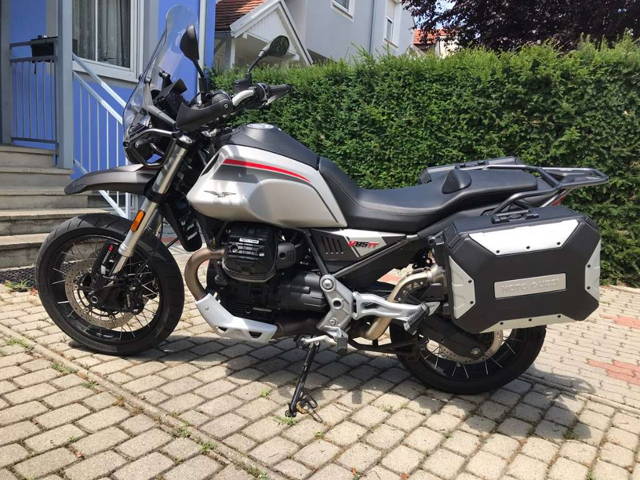 Moto Guzzi V85 TT V85TT Travel Enduro