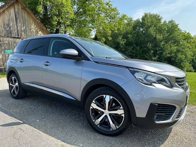 Peugeot 5008 1,2 PureTech SUV / Geländewagen