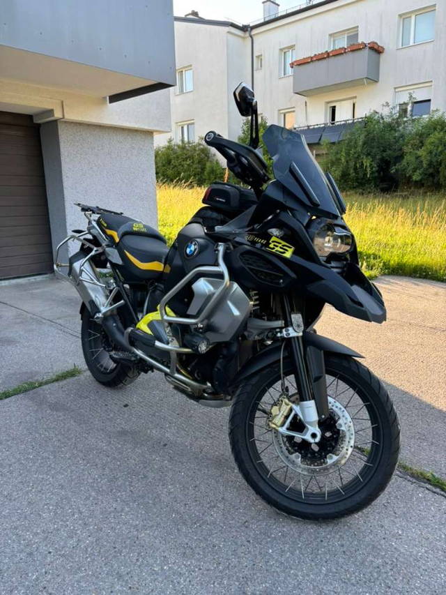 BMW R 1250 GS Adventure Tourer