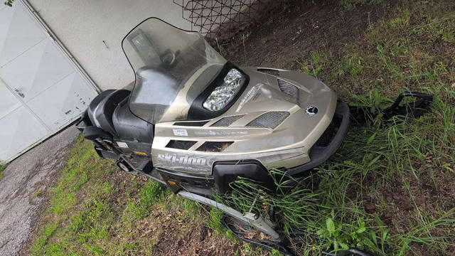 Bombardier Expedition ski-doo Expedition V 1300 Schneemobil