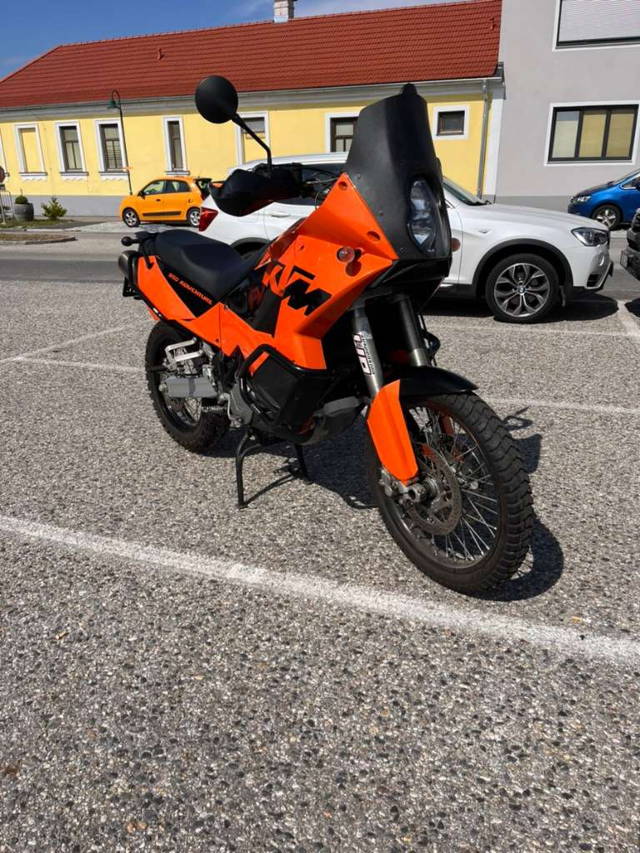 KTM 950 Adventure Tourer