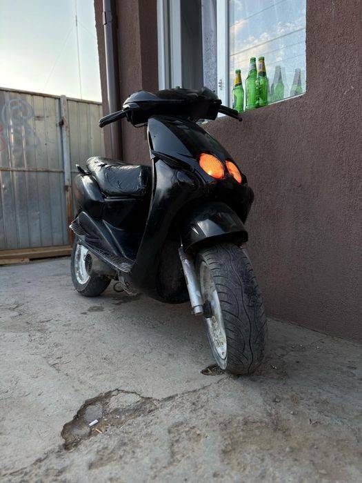 Scuter Yamaha 49cc, perfect functional, micu sparturi la far