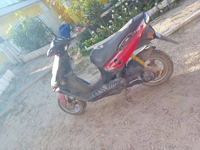 Vand scuter Suzuki