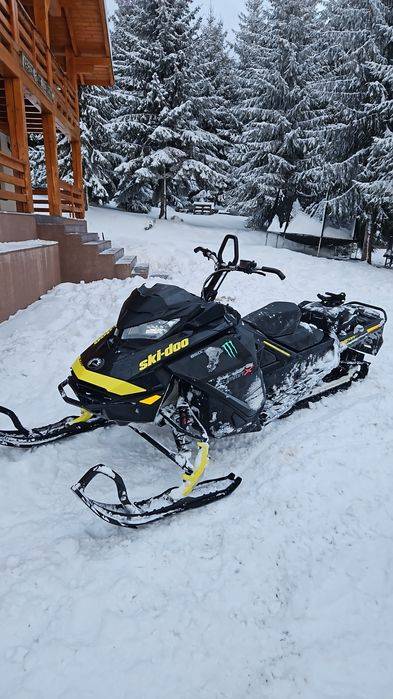 Snowmobil Can Accept Schimb