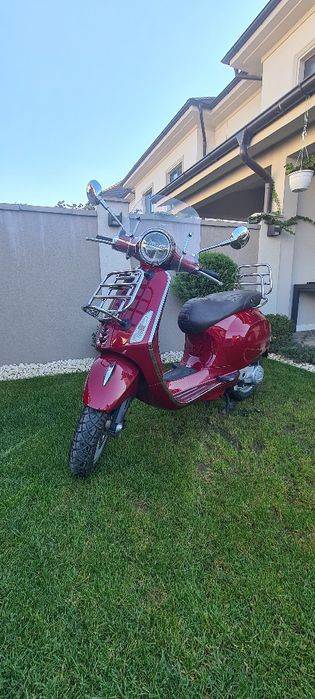 Vând Scuter Vespa Primavera Touring 49cmc !