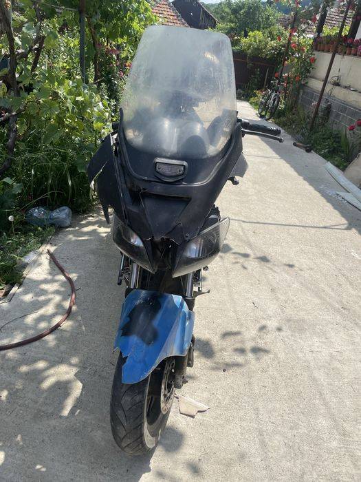 Vand scuter honda 250 cc
