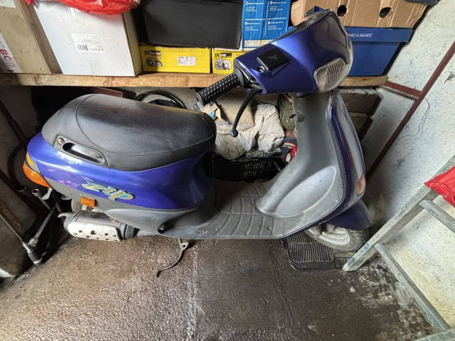 Scuter Piaggio Zip 49cc, funcțional