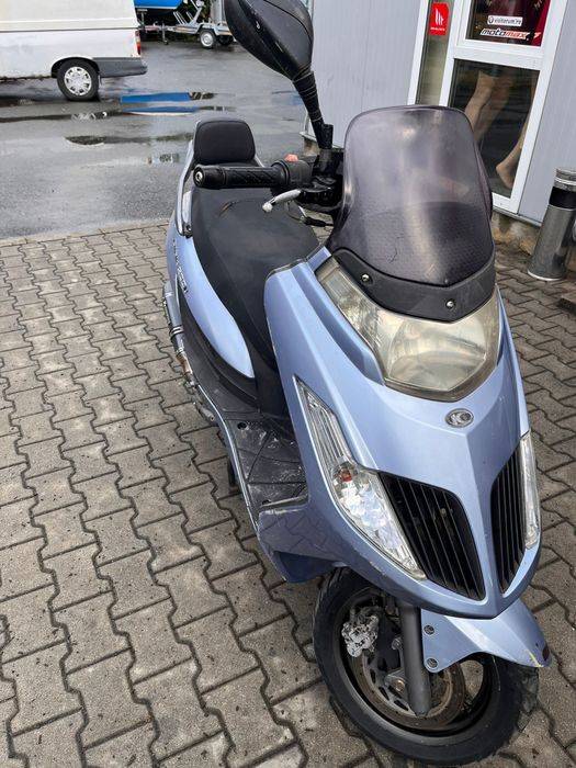 Vând scuter kymco dink 200i an 2008