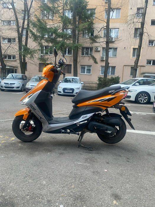 Vând scutere RDB 2022