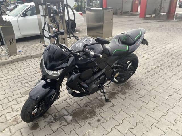 Kawasaki Z750 cu ABS