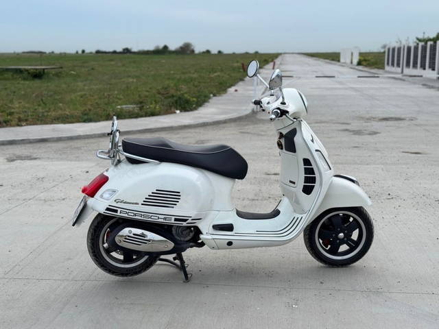 Piagio vespa 300 gts