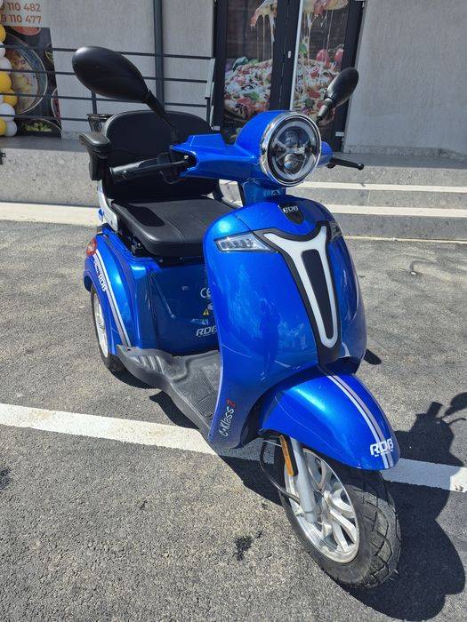 Scuter triciclu electric