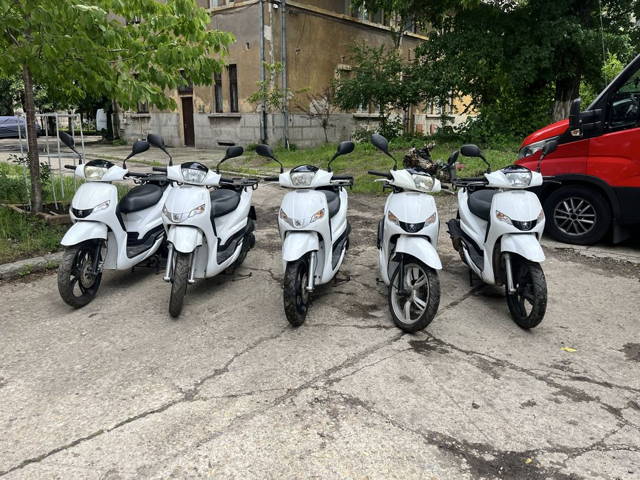 Peugeot Tweet 125 Rent