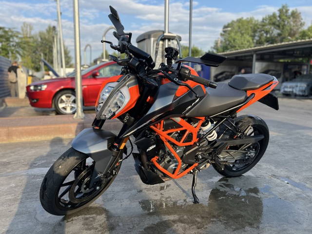 KTM Duke 390 2023
