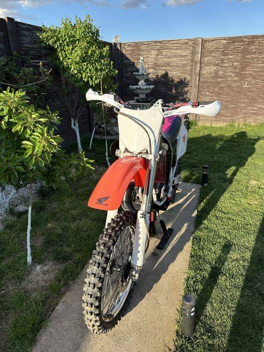 Cross Honda CR125R