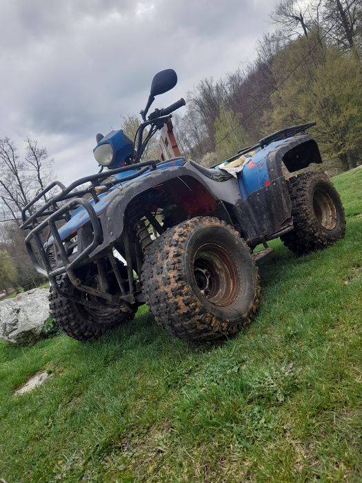 Vând atv loncin de 200 cc