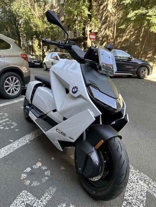 BMW CE 04 scuter electric NOU!