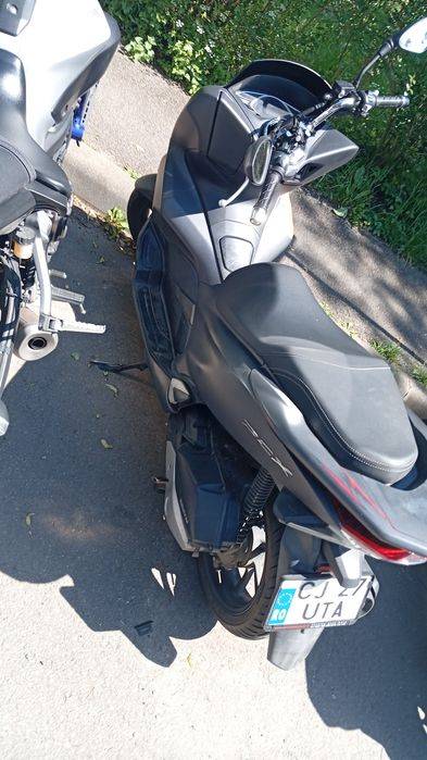 Inchiriez scuter honda pcx 2019 abs