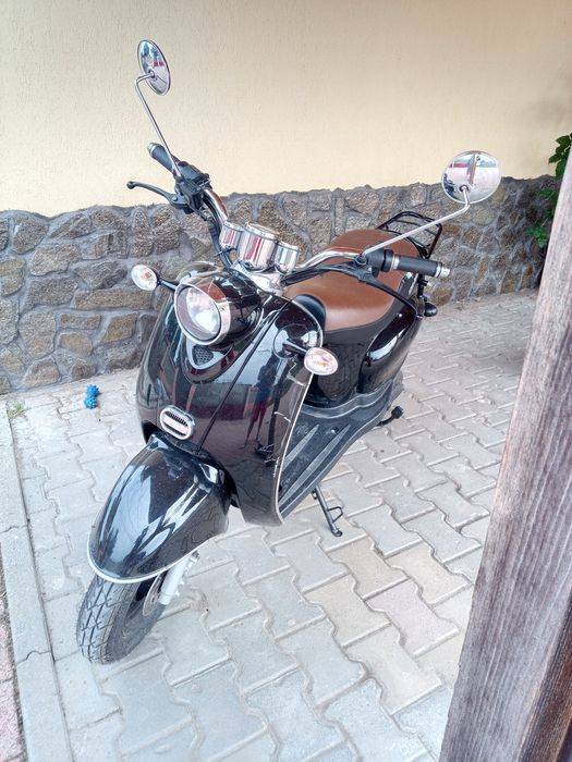 Vând motoscuter electric