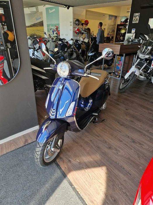 Vespa Primavera 49cc 2023