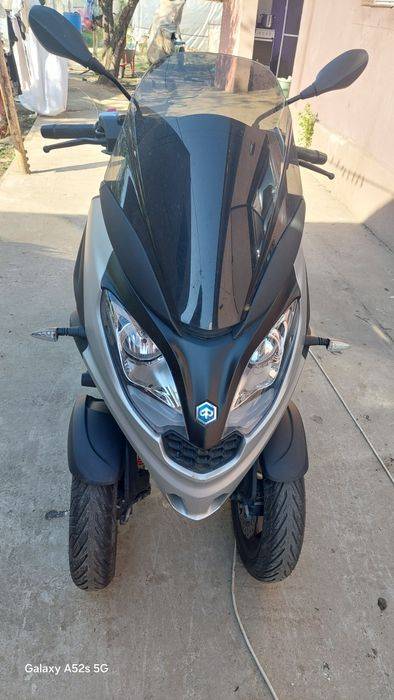 Vând Piaggio MP3