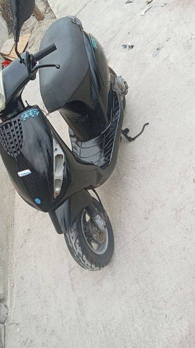 Vând scuter Piaggio zip de 80 CC