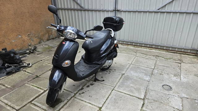 Scouter 50cc benzină Yup50