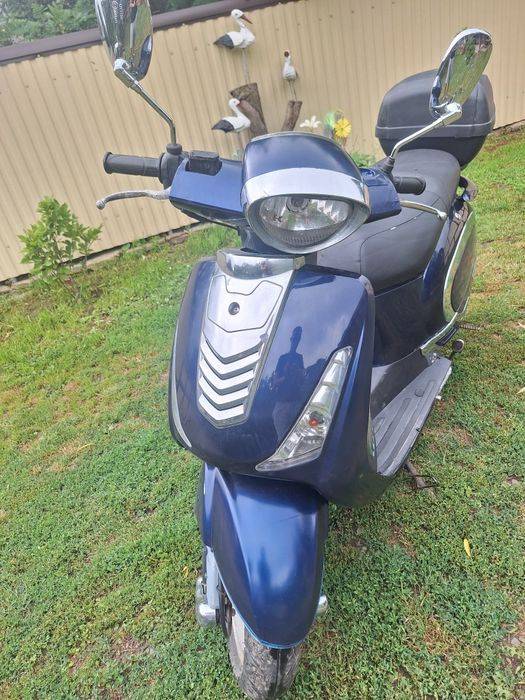 Vând scuter 49cc