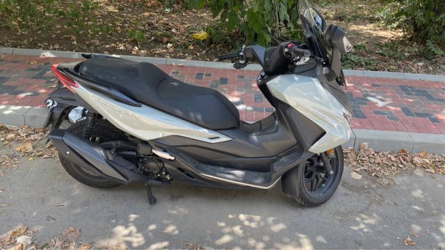 Vand scuter Honda Forza 350