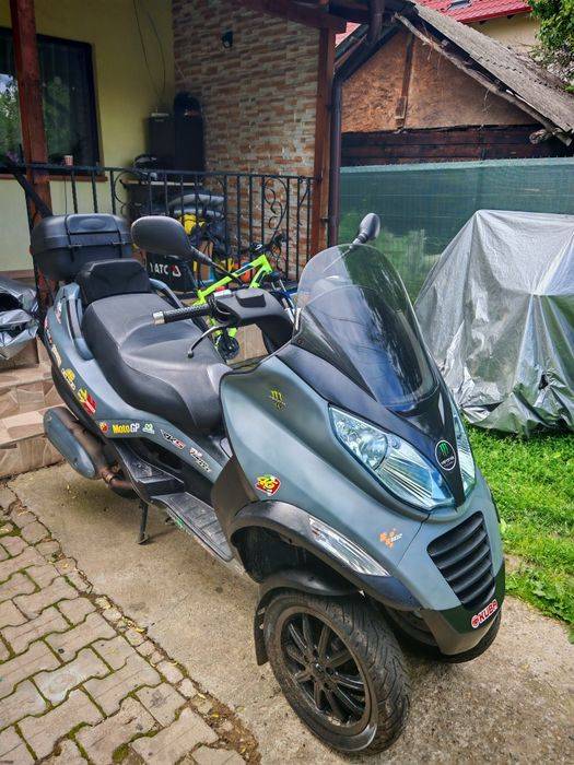 Vând sau schimb cu 125  Piaggio mp3 250cc