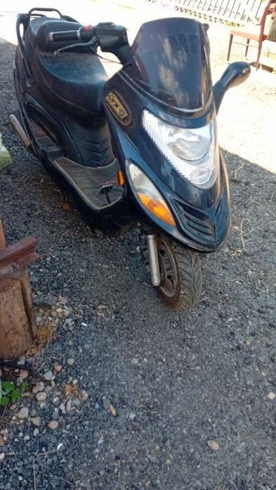 Vând scuter  sau schimb cu diverse