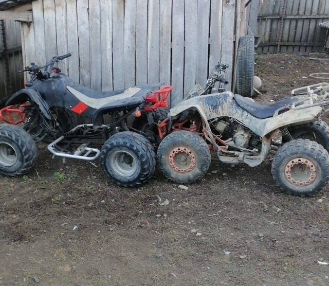 Vând 2 atv uri aștept oferte