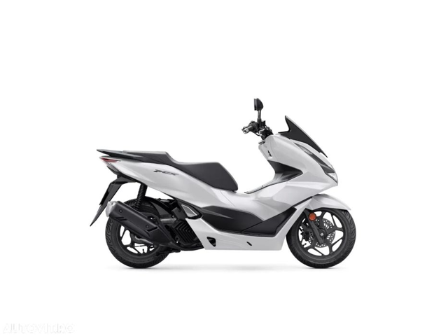 Inchiriez  Scuter  HONDA PCX Model 2025