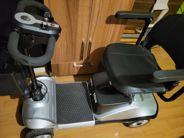 Scuter electric pentru varstnici sau persoane cu dizabilitati, X01B, m