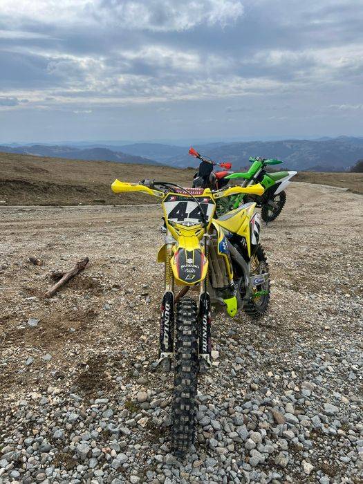 Vând suzuki rmz 250