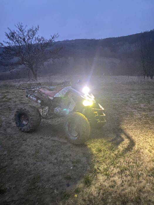 Vand atv 250 merge foarte bine nu are defecte