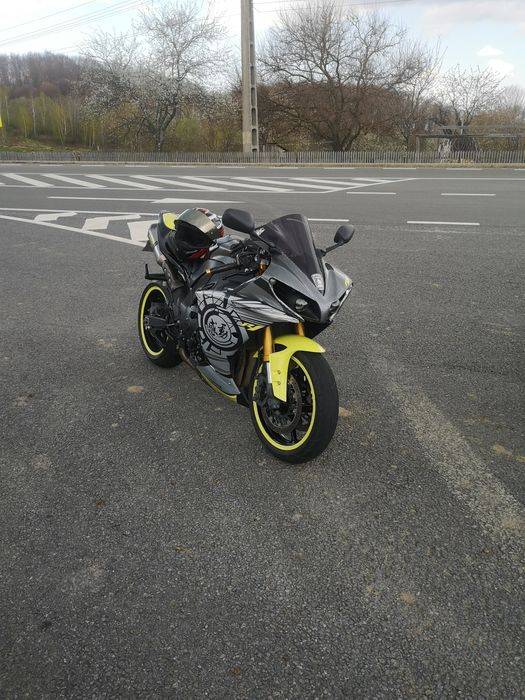 Yamaha r1 big bang crossplane